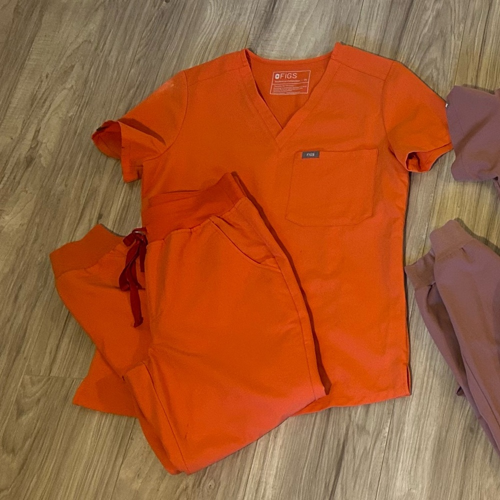 Figs Vibrant Orange Scrub Ensemble